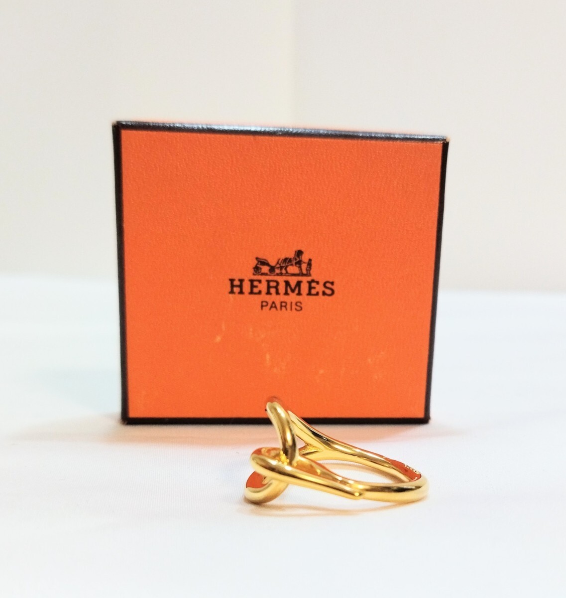 ★【HERMES】エルメス スカーフリング ジャンボ　ゴールドカラー　スカーフ留め 箱付き　005JLHJU20_画像3