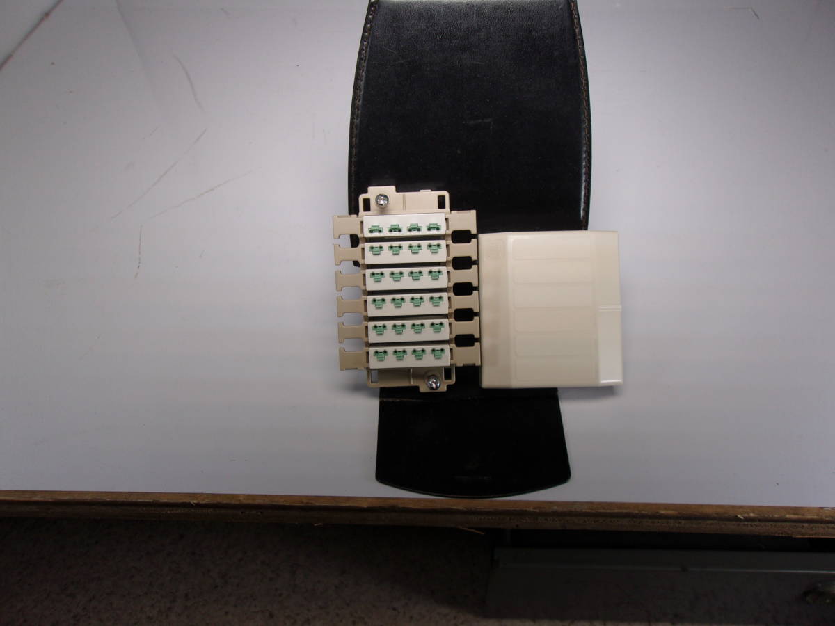 渡辺製作所製、WTC-62、電話スター配線２系統シンプルモデル(マグネット付き、、本体クリーム色