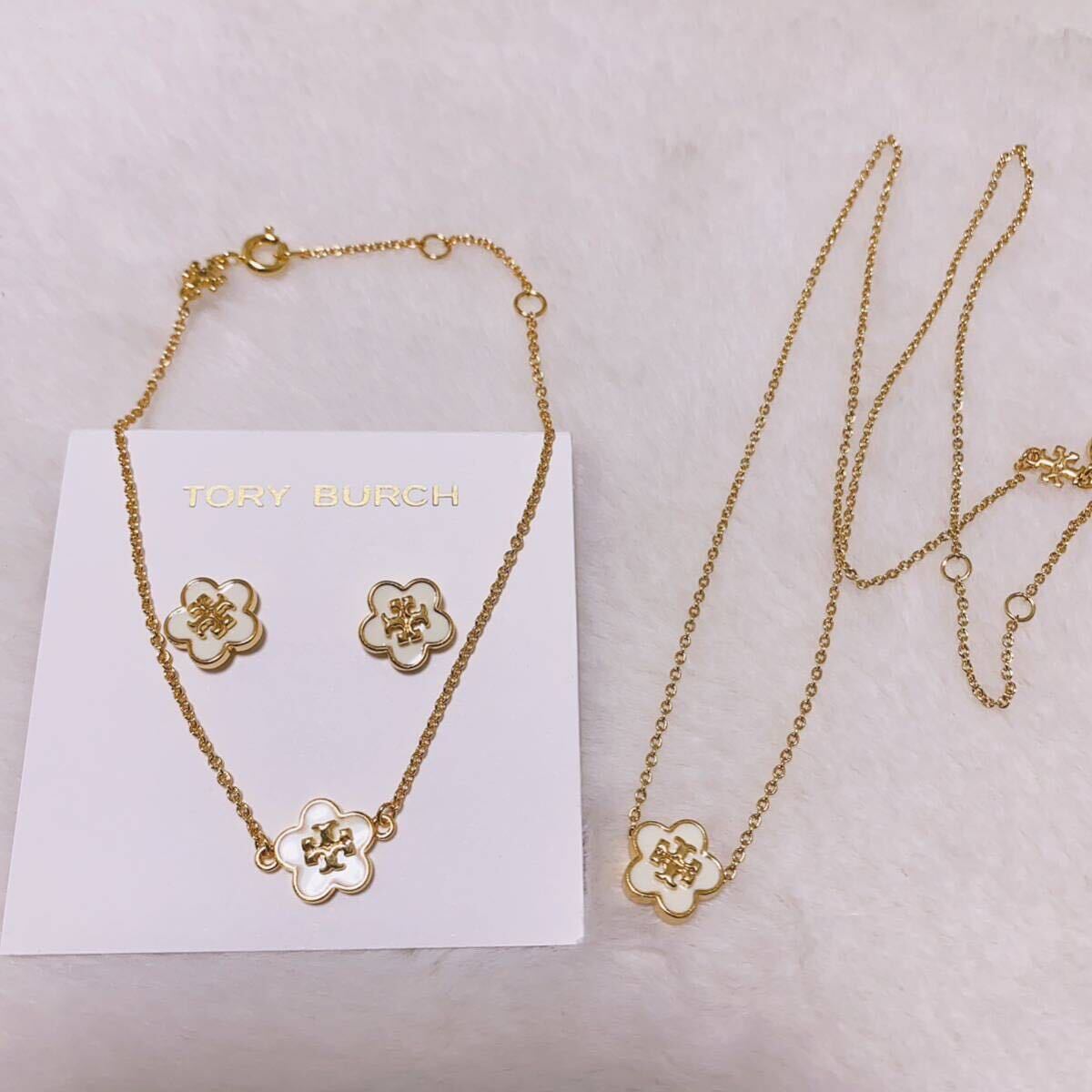 新品未使用　Tory Burch トリーバーチ キラ エナメル フラワー ネックレス　　ホワイト_画像8