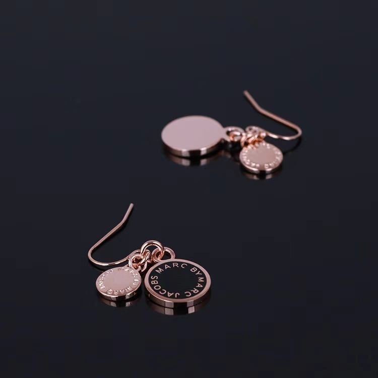 マークバイマークジェイコブス MBMJ002　MARC BY MARC JACOBS　ピアス　イヤリング　アクセ　ピアス　ゴールドピンク