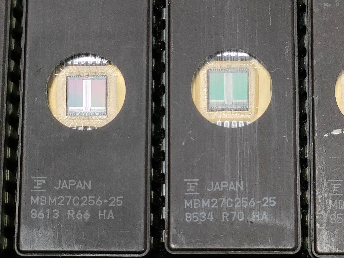 MBM27C256-25　MBM27C256A-25　FUJITSU製 16個　富士通 EPROM ICケース付き_画像2