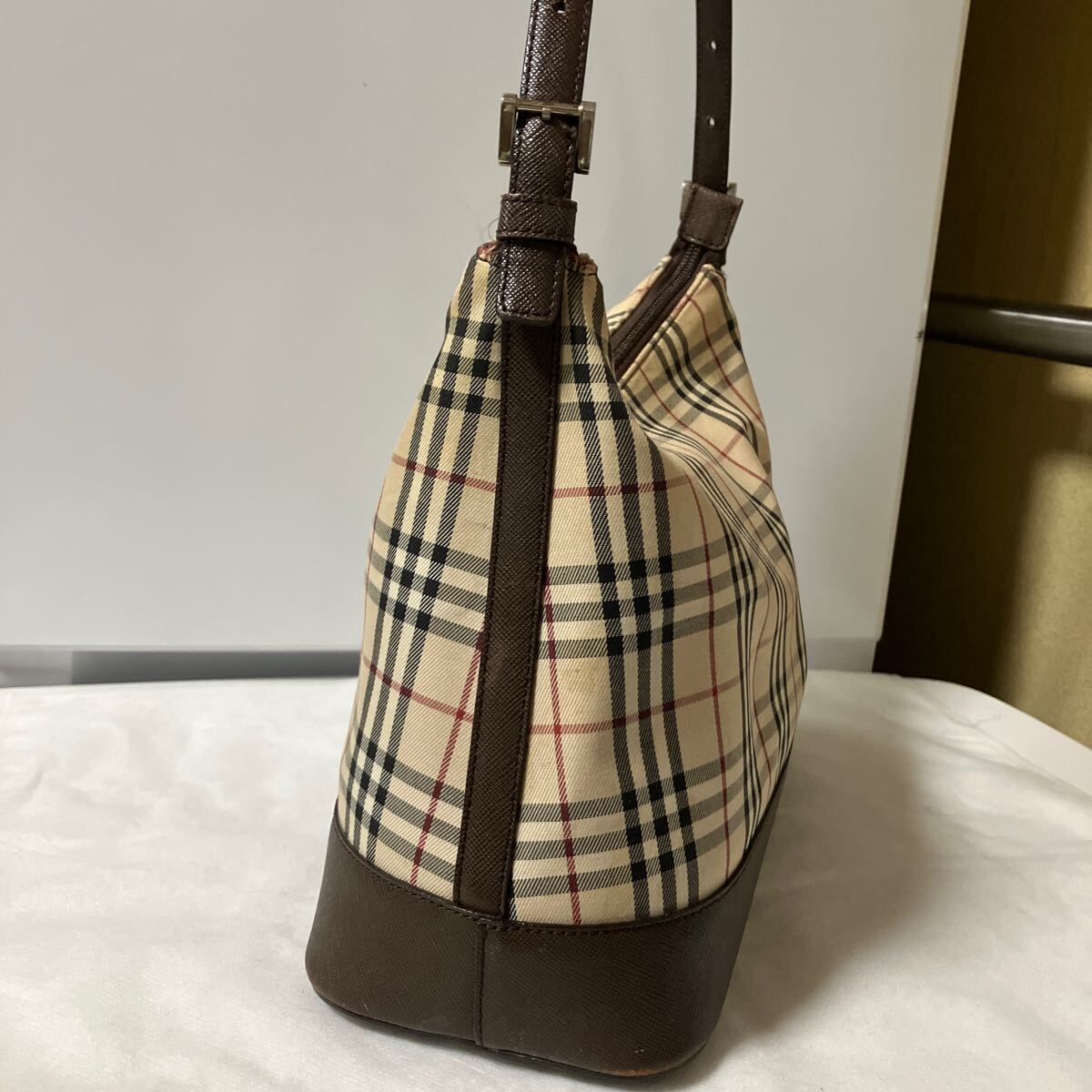 [ прекрасный товар ]BURBERRY Burberry one сумка на плечо ручная сумочка noba проверка парусина земля кожа Logo plate Brown 