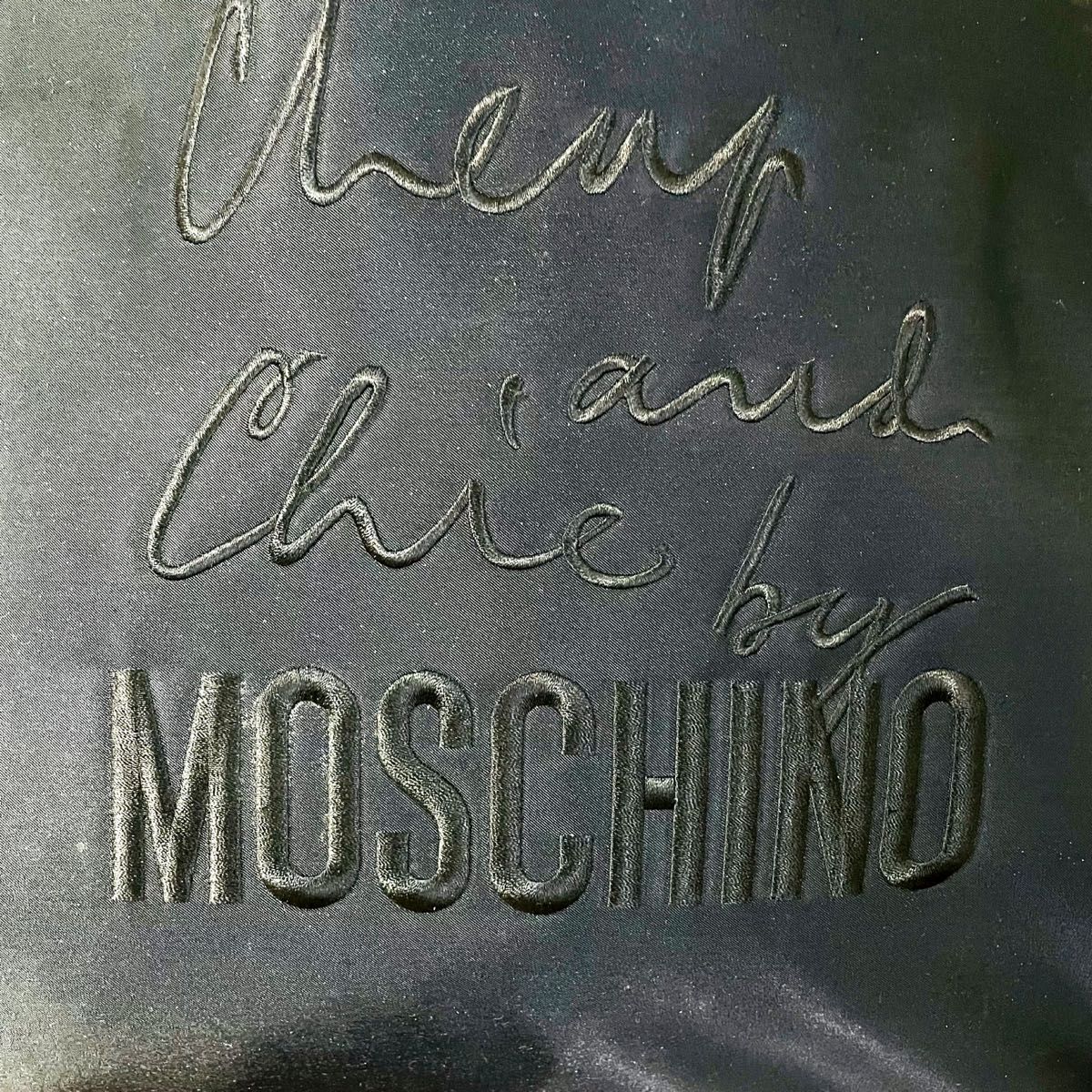 MOSCHINO モスキーノ チェーンショルダートートバッグ ロゴデザイン入り