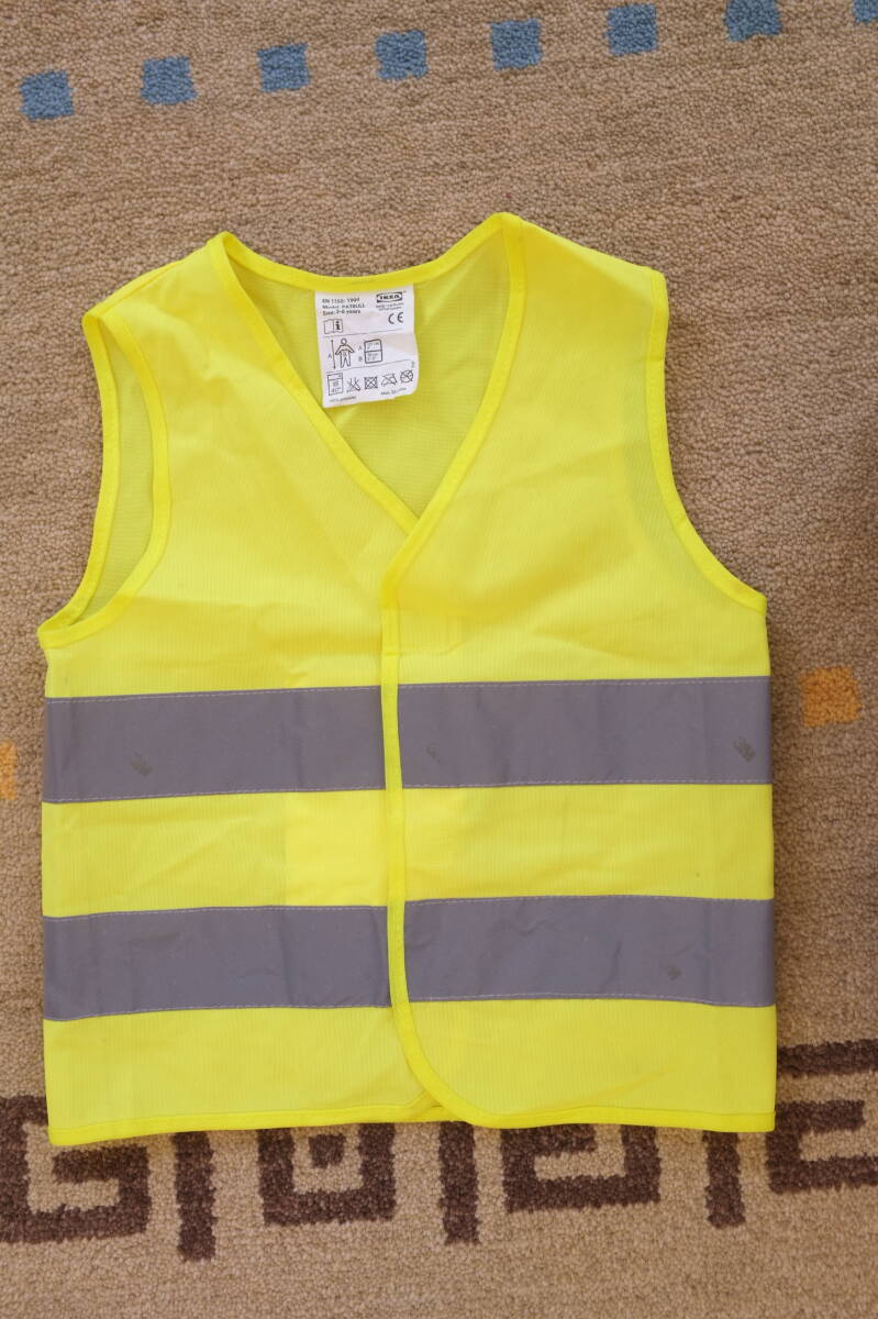 【新品・送料無料】IKEA　安全反射ベスト　チョッキ　３-６歳（121ｃｍ）子供　ジュニア　黄色　安全服_画像1