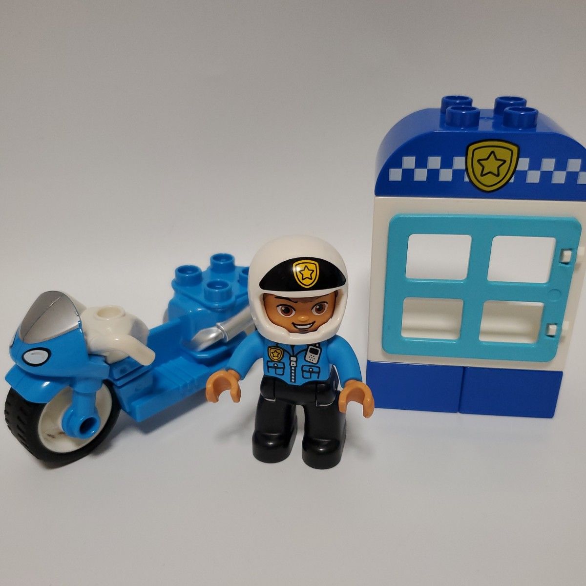 レゴデュプロ ポリスとバイク 10900　警察官　フィグ　警察署 LEGO