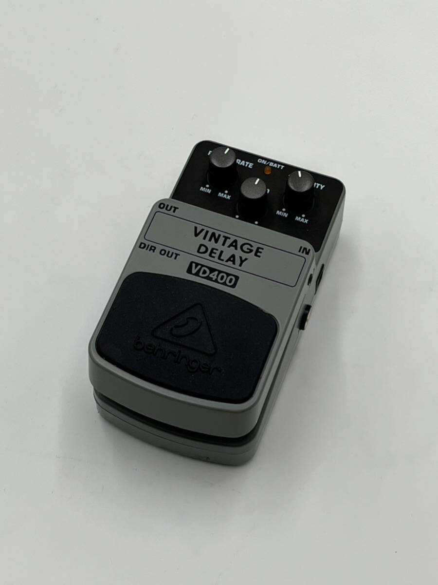 ★送料込★中古 ベリンガー ギター用エフェクトペダル アナログディレイ VD400 VINTAGE DELAY ホワイト_画像2