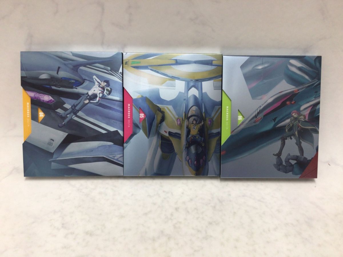 1円〜 マクロスデルタ 1〜9巻 特装限定版 ブルーレイ 収納ボックス付きの画像5