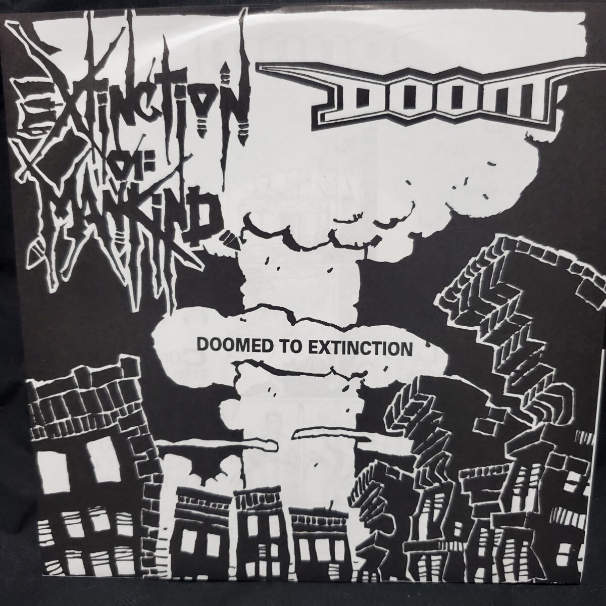 Extinction Of Mankind / Doom (2) 「Doomed To Extinction」EPレコード 1994年 ロックの画像1