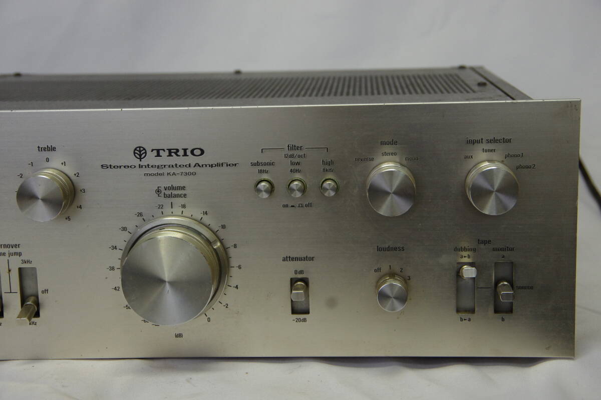 C064♪希少！TRIO KA-7300 プリメインアンプ オーディオ機器 通電OKの画像3