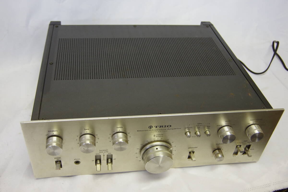 C064♪希少！TRIO KA-7300 プリメインアンプ オーディオ機器 通電OKの画像4