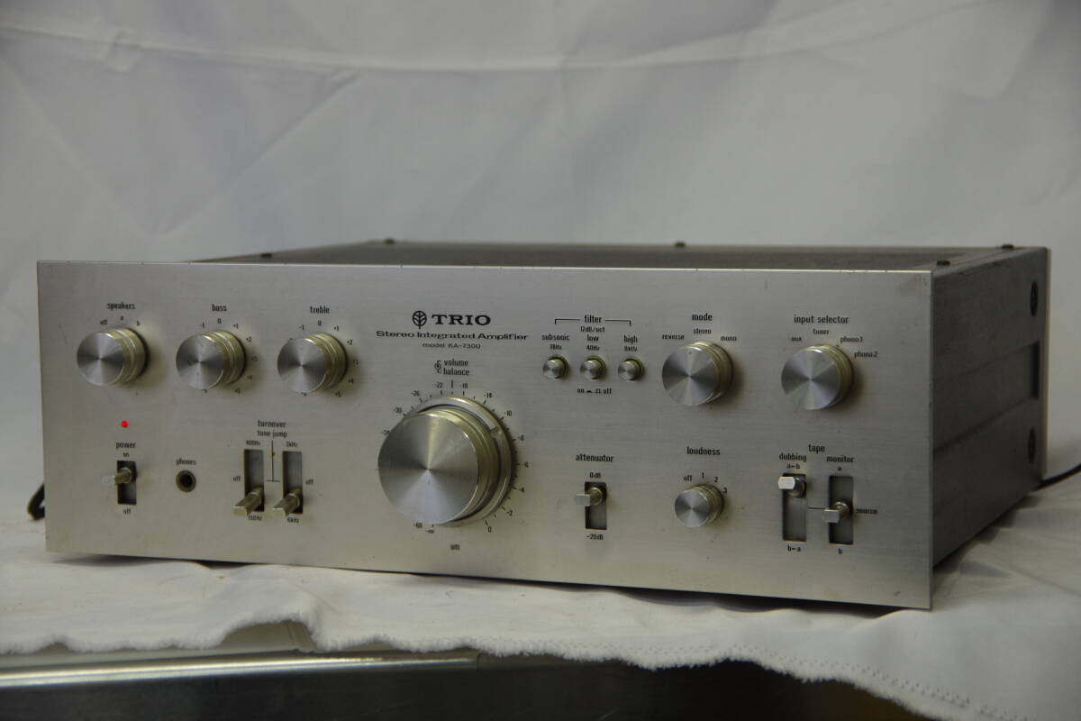 C064♪希少！TRIO KA-7300 プリメインアンプ オーディオ機器 通電OKの画像1
