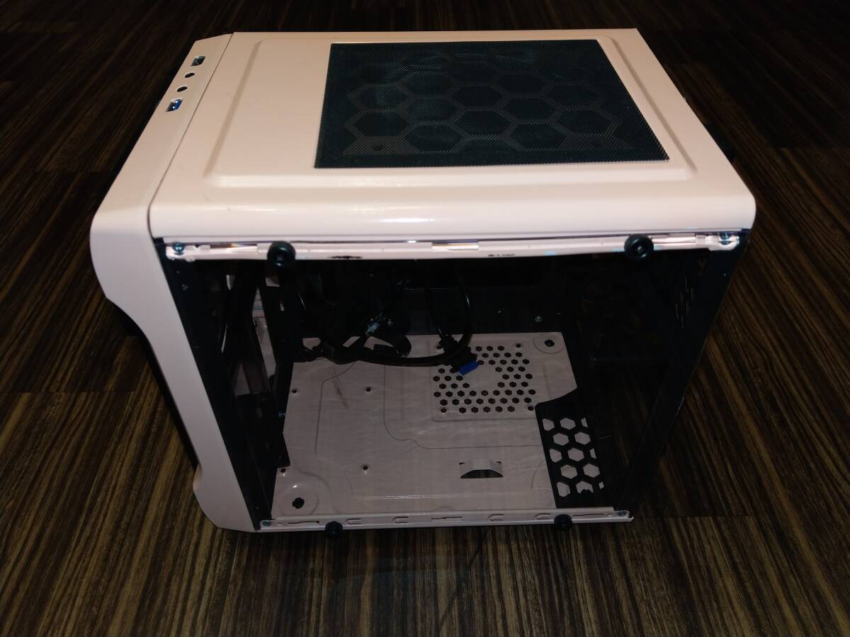 pccase01-w マイクロATX用超小型PCケース ピンク色にリペイント その１の画像2