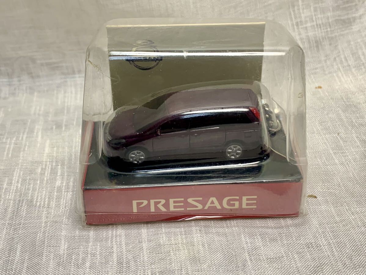 日産　ニッサン　ミニカー キーホルダー presage 未使用_画像1