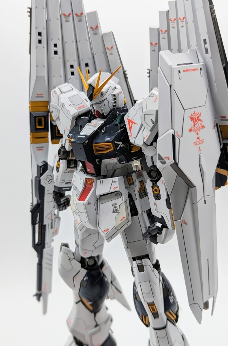 MG 1/100　νガンダムverkaダブルフィンファンネル改修塗装完成品_画像1