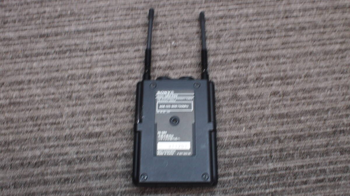 ▲こ 4-62 SONY ポータブルダイバーシティーチューナー URX-P03 ワイヤレスマイク 送信機 受信機 無線 通電確認済み 現状品の画像2