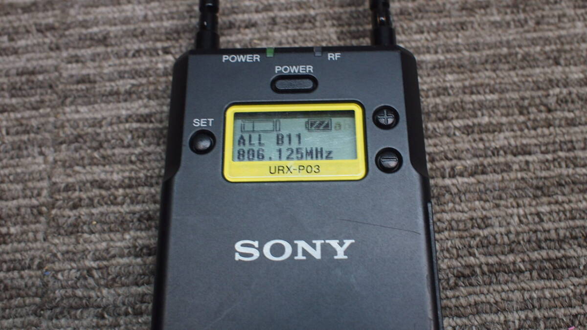 ▲こ 4-62 SONY ポータブルダイバーシティーチューナー URX-P03 ワイヤレスマイク 送信機 受信機 無線 通電確認済み 現状品の画像8
