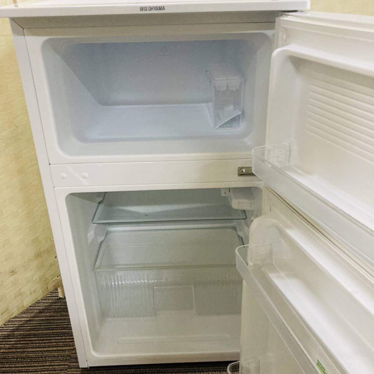 送料無料!!IRIS OHYAMA アイリスオーヤマ 90L 冷凍冷蔵庫 IRR-A09TW-W 2ドア冷蔵庫 右開き 一人暮らし ホワイト 動作品 2019年製/041-28の画像3