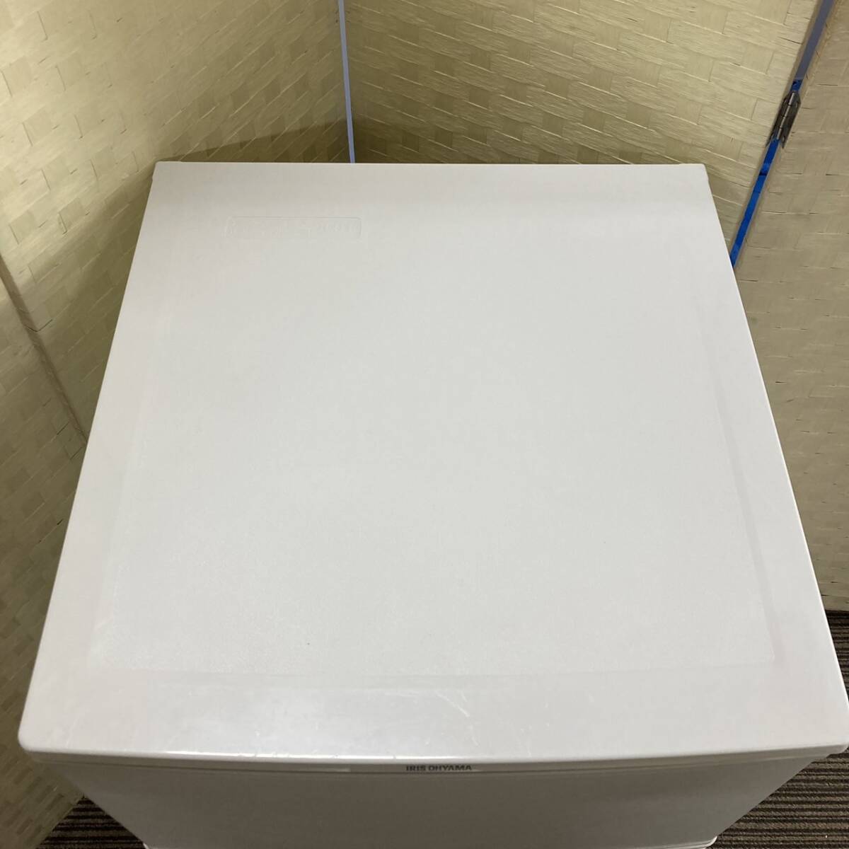 送料無料!!IRIS OHYAMA アイリスオーヤマ 90L 冷凍冷蔵庫 IRR-A09TW-W 2ドア冷蔵庫 右開き 一人暮らし ホワイト 動作品 2019年製/041-28の画像6