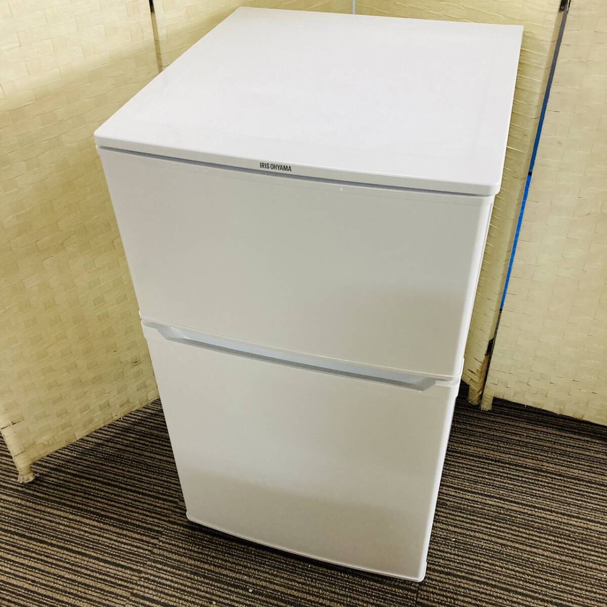 送料無料!!IRIS OHYAMA アイリスオーヤマ 90L 冷凍冷蔵庫 IRR-A09TW-W 2ドア冷蔵庫 右開き 一人暮らし ホワイト 動作品 2019年製/041-28の画像1