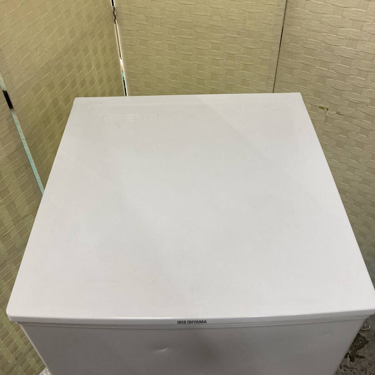 送料無料!!IRIS OHYAMA アイリスオーヤマ 90L 冷凍冷蔵庫 IRR-A09TW-W 2ドア冷蔵庫 右開き 一人暮らし ホワイト 動作品 2019年製/044-03の画像7