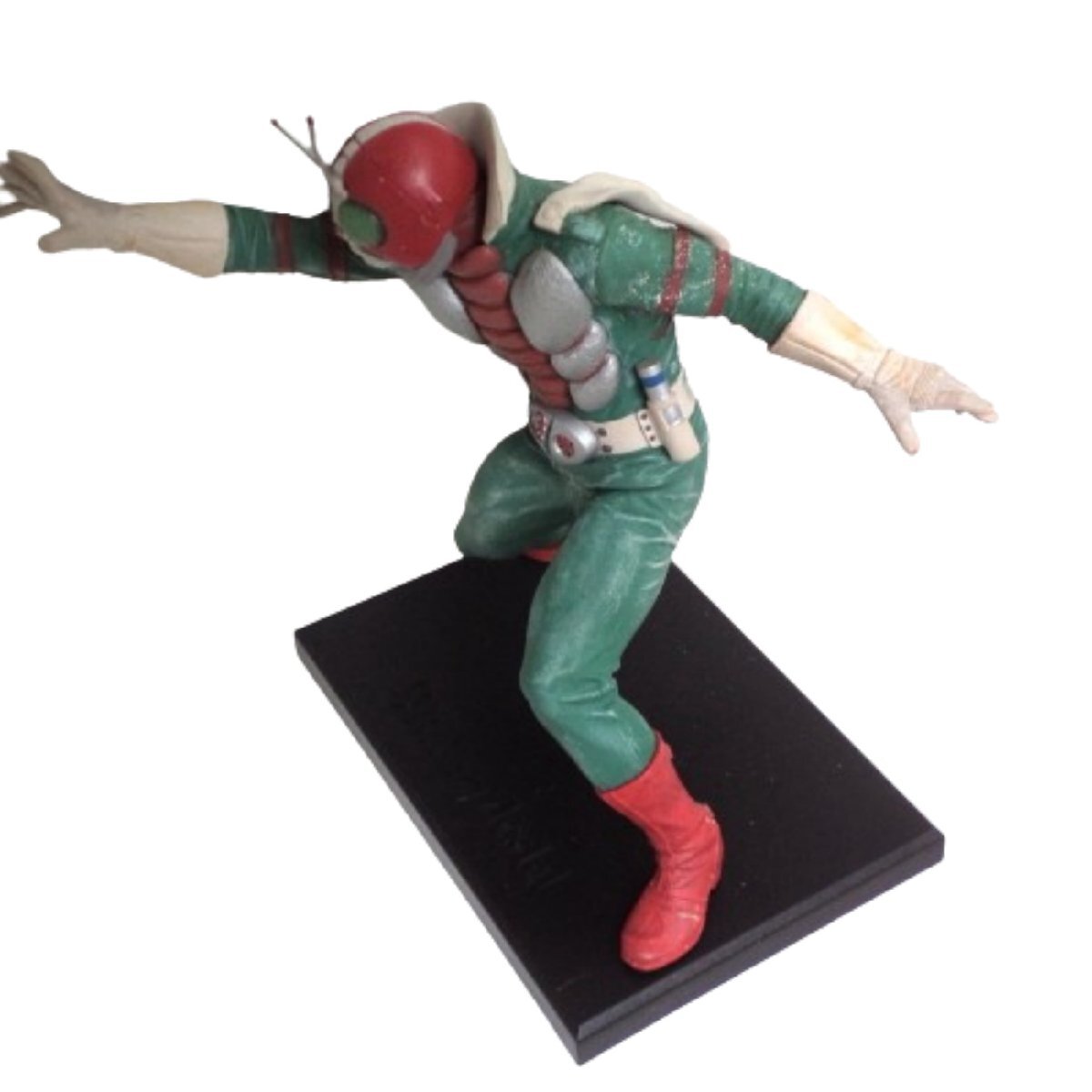 ★同梱可・訳あり現状品（フィギュアと台座が接着済）★仮面ライダーV3 フルカラーVer.「仮面ライダーV3」DX組立式スタチューモデル★M024の画像6