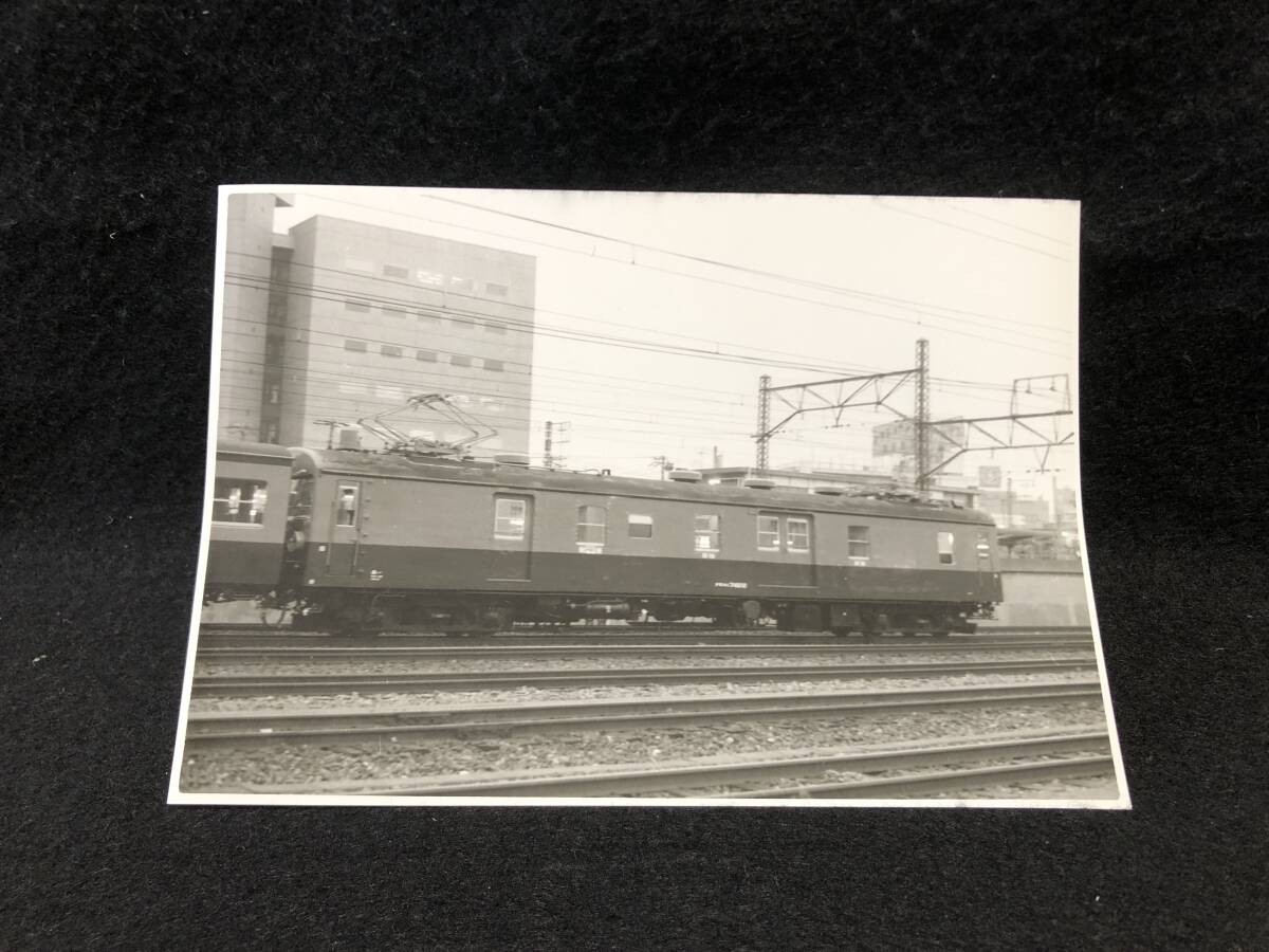 【昔の鉄道写真】L692-11■大崎駅■回8963■モハ114＋クモユニ74212■昭52.8.1■国鉄_画像1