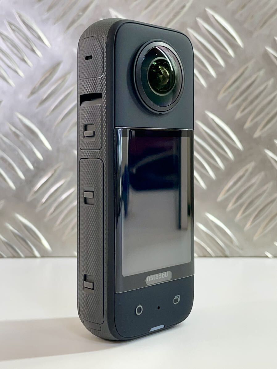 【超美品】Insta360 X3 360度カメラ アクションカメラ 新型1/2インチ48MPセンサー IPX8防水 5.7K360 純正オプション品あり
