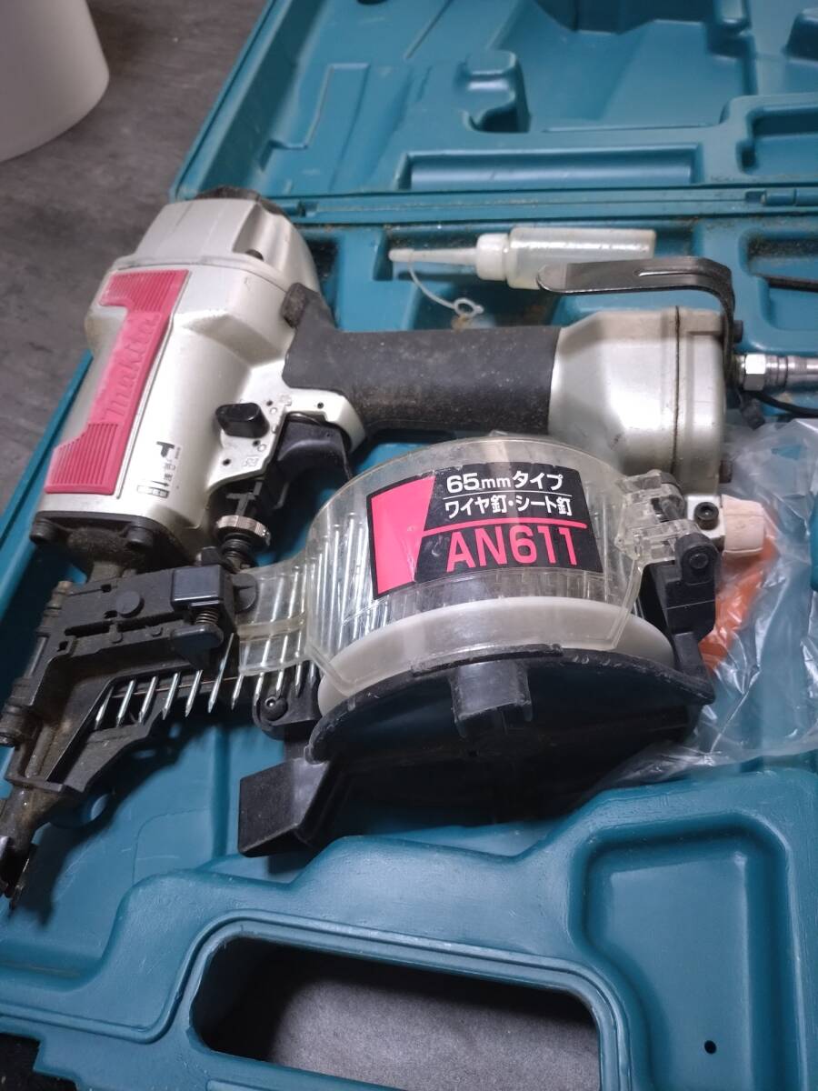 makita マキタ エア釘打 AN611 ケース付きの画像3