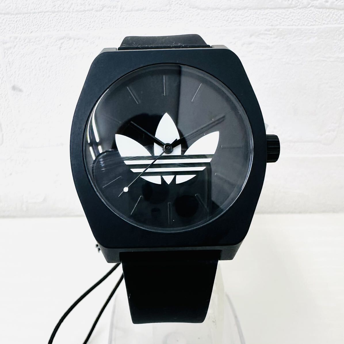★未使用★ adidas アディダス メンズ腕時計 腕時計 時計 クオーツ クォーツ Z103261-00 50M ラバーベルト 黒 ブラック 箱あり NKの画像5