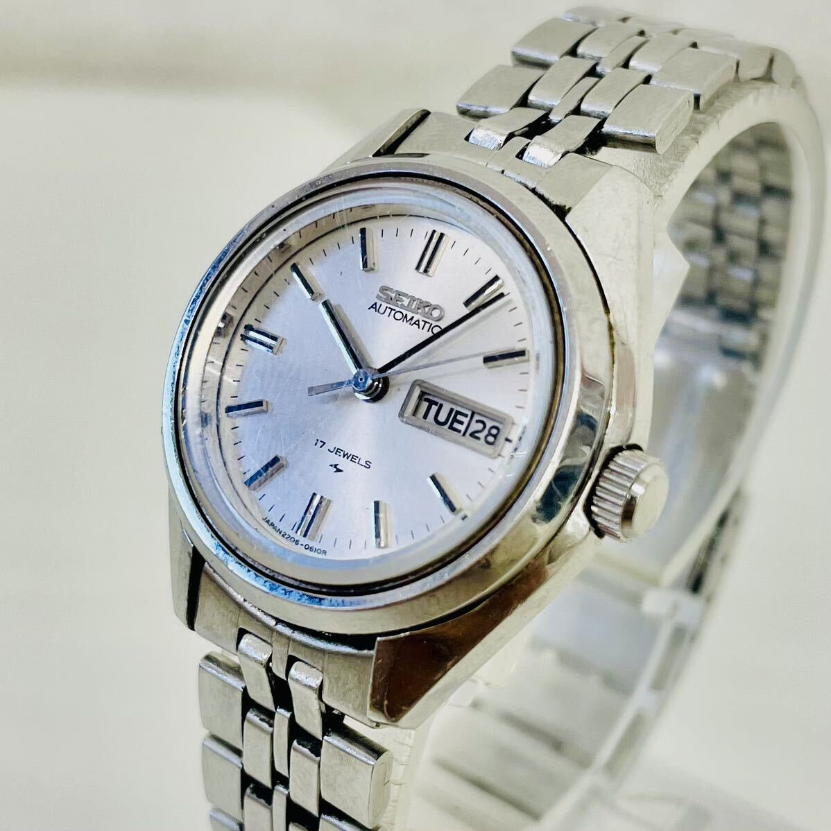 162 ★ 稼動品 ★ SEIKO セイコー AUTOMATIC オートマチック 自動巻き 2206-0470 レディース腕時計 腕時計 3針 銀文字盤 デイデイト ATの画像1