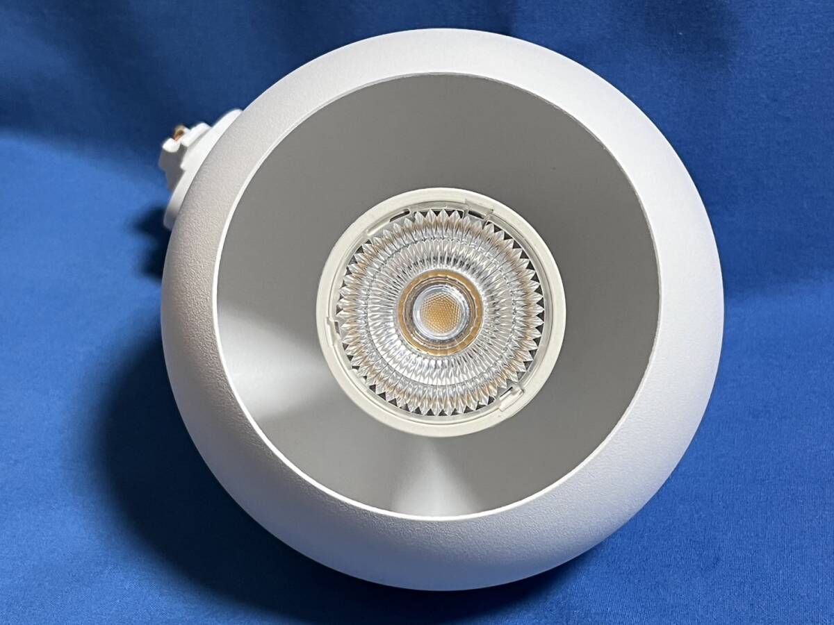 送料無料　LED電球付き ダクトレール用 スポットライト E11 1灯 ホワイト 照明器具 間接照明 北欧 ダイニング 鮮やか 丸型スポットライト_画像5