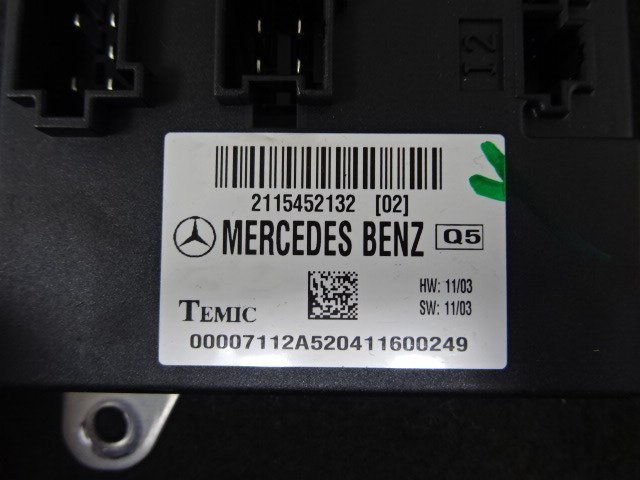 G/HJ11■Mercedes-Benz S211 GH-211265C (ベンツ E320 W211) 04y シグナルアクチュエーションモジュール 2115452132 (コンピューター)_画像2