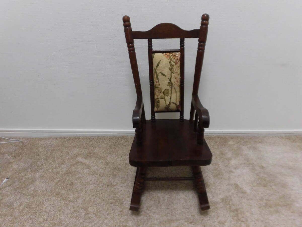 中古品　現状品★昭和レトロ　アンティーク　ドールチェア　ロッキングチェア　人形の椅子（約）高さ43ｃｍ　★1脚