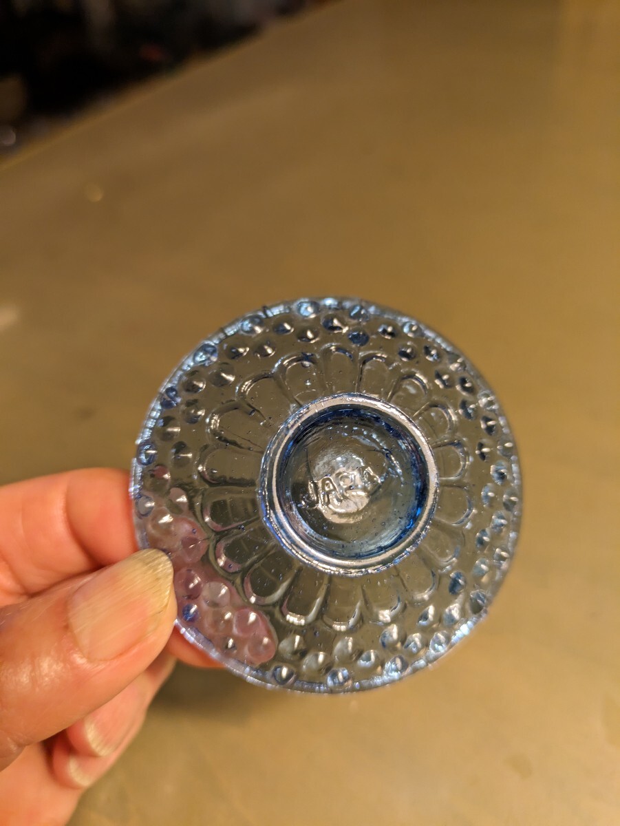 プレスガラス 豆皿6センチ エンボスJAPANの画像5