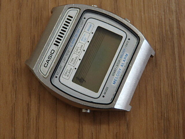☆ カシオ H１０４ メロディーアラーム デジタル QZ 本体 メンズ腕時計 ジャンク品 ☆の画像1