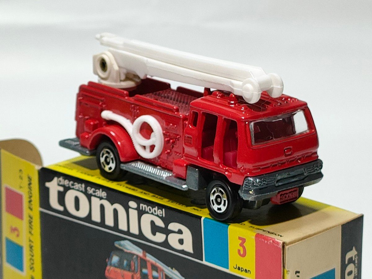 黒箱トミカ 3　イスズ　スクアート消防車　美品　日本製　デッドストック