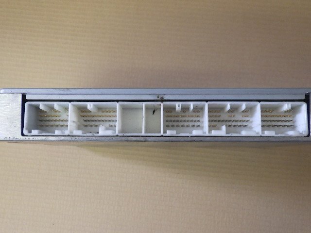 r421-4 ★ いすゞ ギガ エンジン コンピューター CPU 6WF1-3 H16年 PJ-CYJ51W5 60-3_画像3