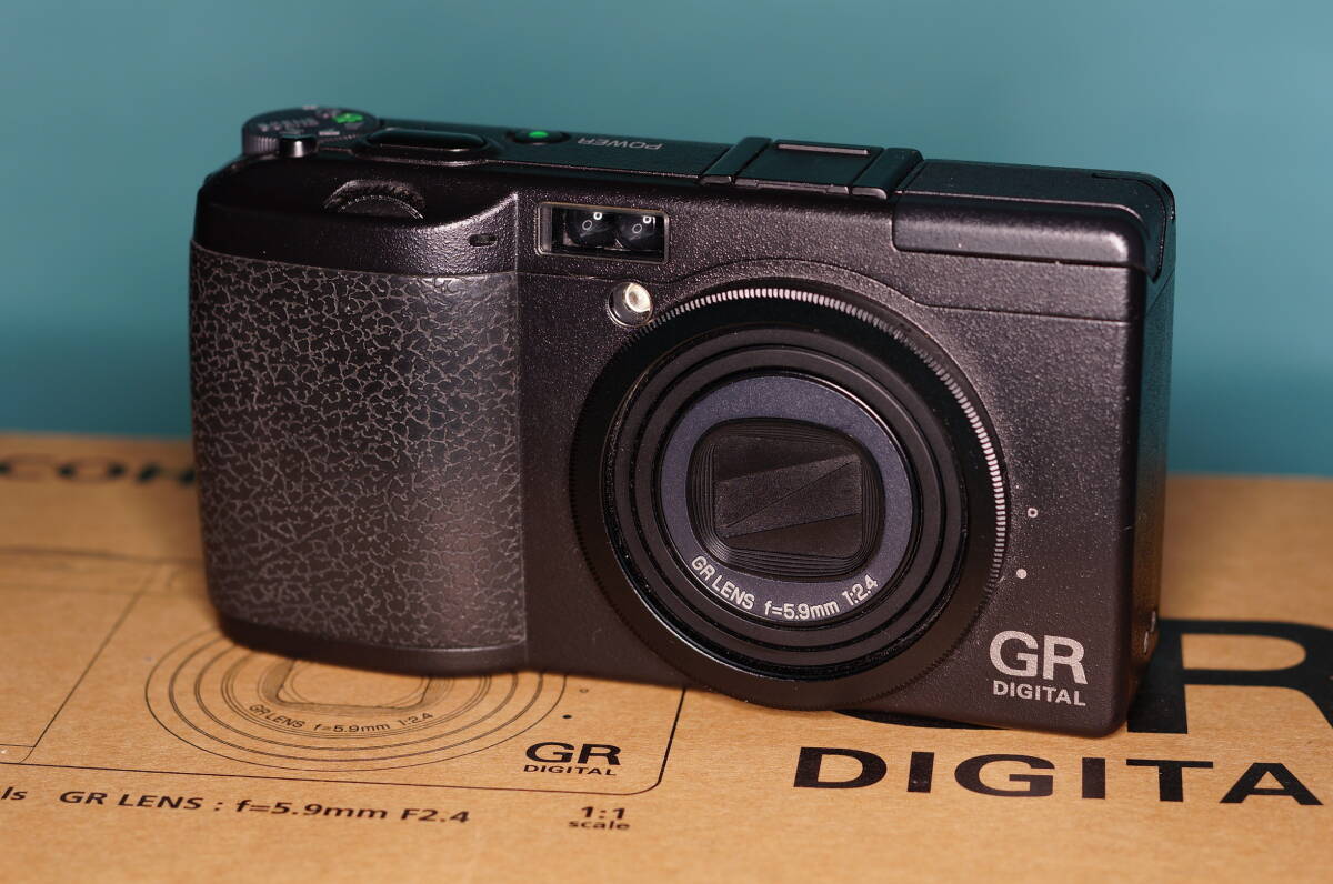  Ricoh GR digital wide conversion GW-1 hood & adaptor 