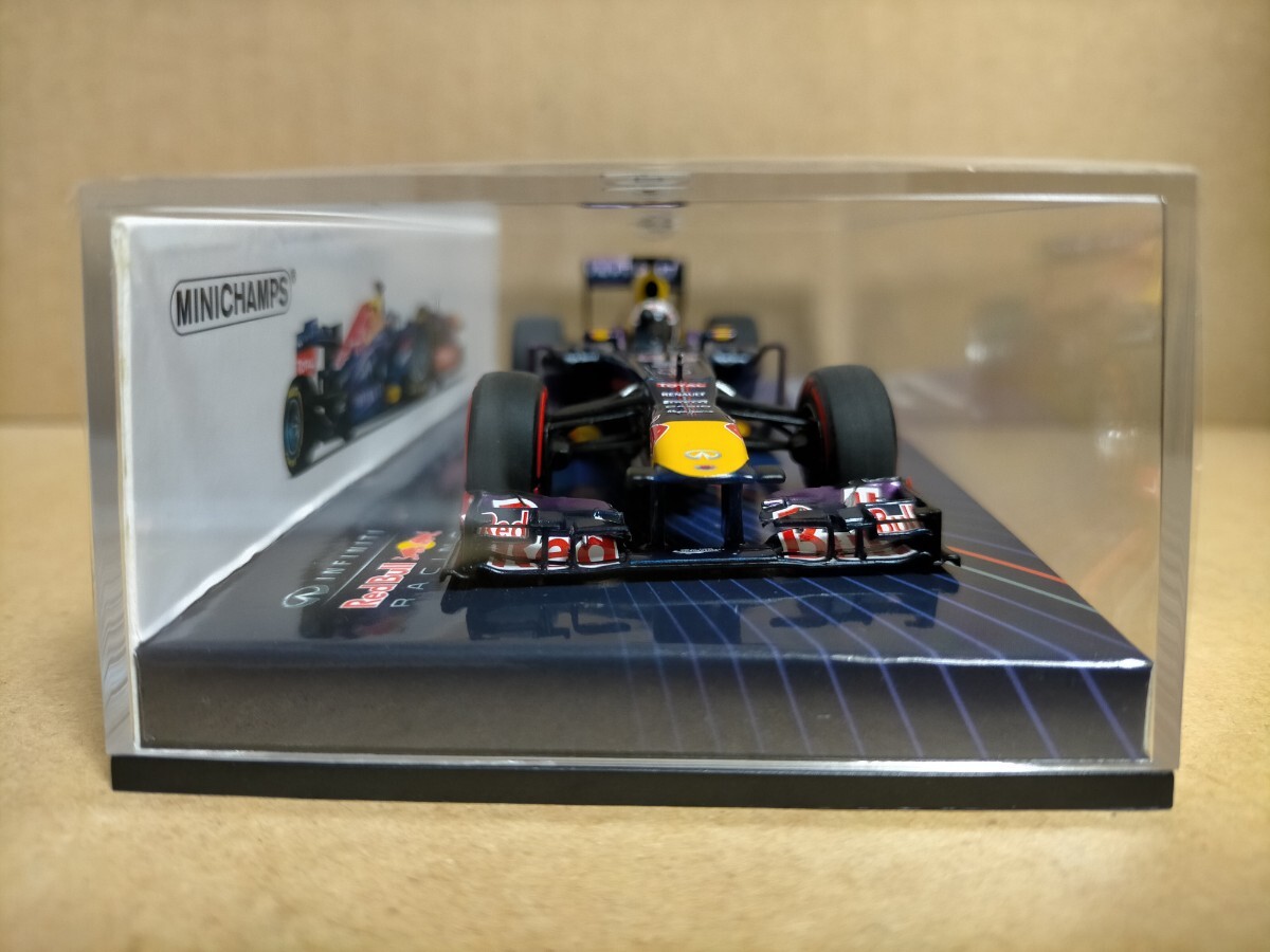 PMA 1/43 インフィニティ レッドブル レーシング ルノー F1 RB9 S.ベッテル No.1 2013 バーレーンGP ウィナー 限定1,692台の画像4