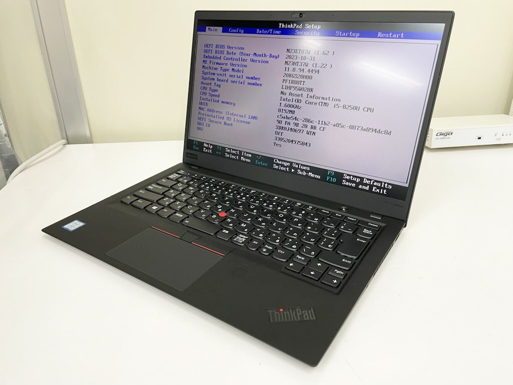 【UEFI起動確認済み／中古】ThinkPad X1 Carbon [TYPE 20KG-S20H00] (Core i5-8250U, RAM8GB, SSD 無し) ACアダプタ付き●UEFI-BATT NGの画像1