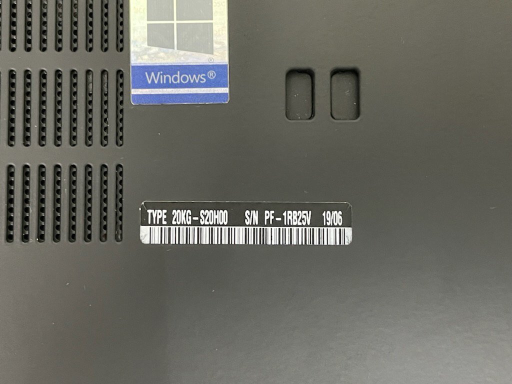 【UEFI起動確認済み／中古】ThinkPad X1 Carbon [TYPE 20KG-S20H00] (Core i5-8250U, RAM8GB, SSD 無し) ACアダプタ付き●UEFI-BATT NG_画像9