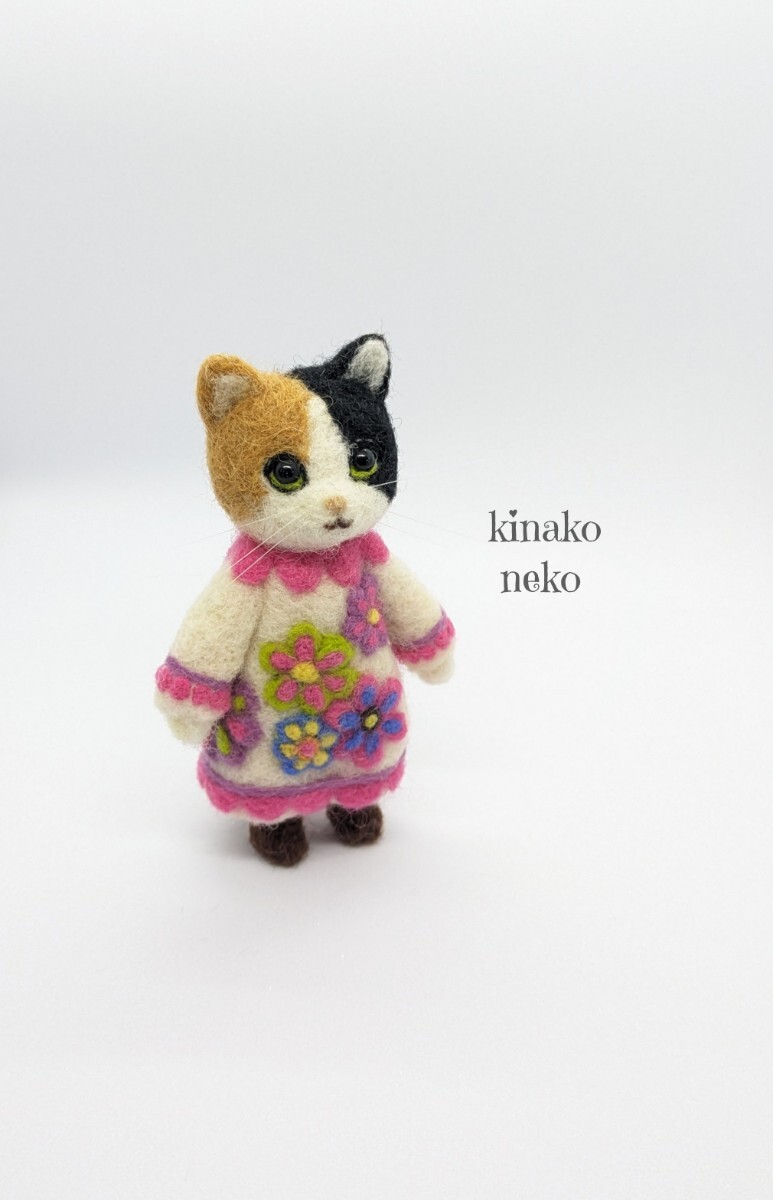 猫 レトロ花柄 羊毛フェルト ハンドメイド ミニチュア kinakoの画像3