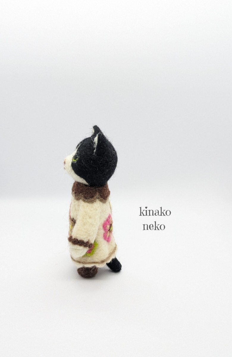 猫 レトロ花柄 ブラウン 羊毛フェルト ハンドメイド ミニチュア インテリア雑貨 kinakoの画像4
