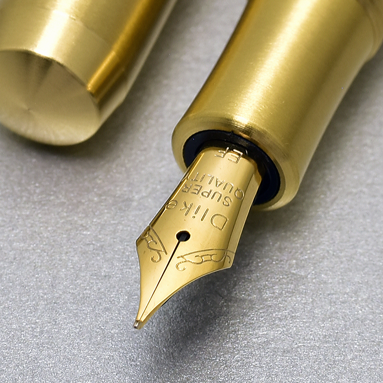 ◆●【DELIKE/ディライク】真鍮万年筆 弾丸のようなボディ 金属製 ゴールドカラー 重厚 F(細字) コンパクトサイズ 両用式 新品 1円/MN1G-F_※今回はF(細字)の出品です。