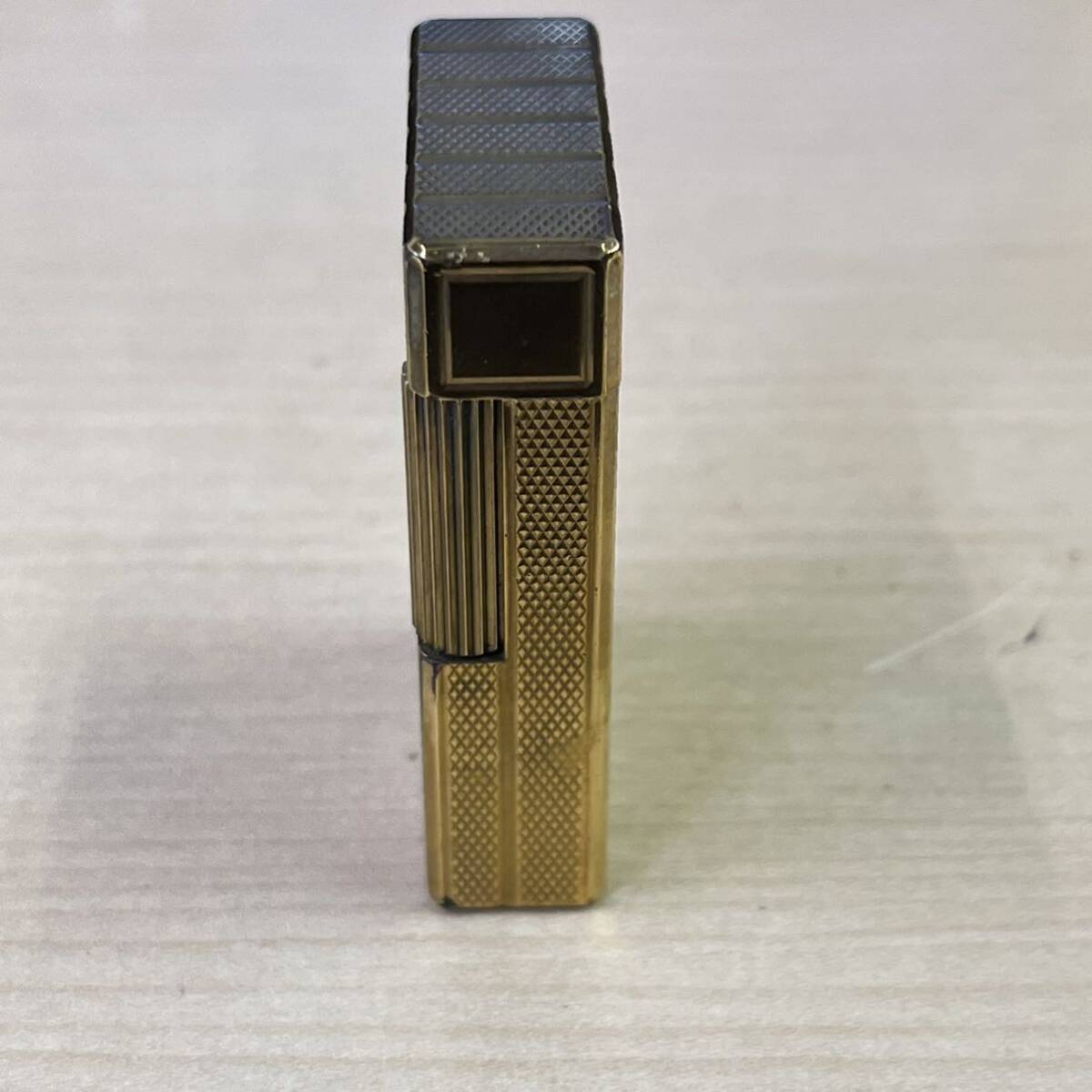 【T0405】デュポン S.T Dupont ゴールドカラー ライター 喫煙具 喫煙グッズ 着火未確認の画像2