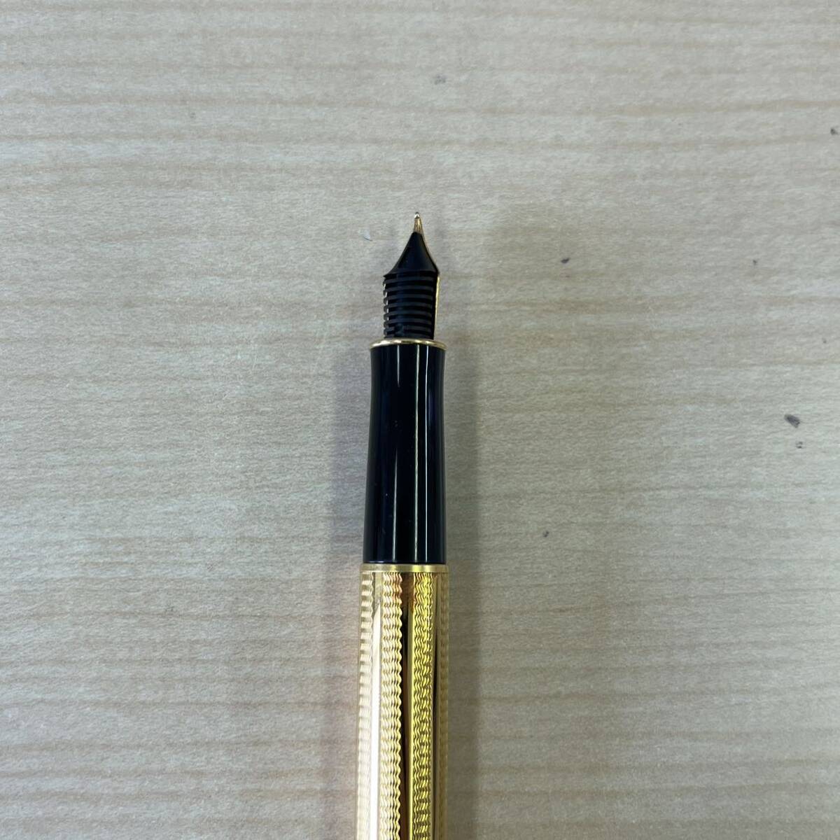 【TM0409】PARKER パーカー 18K刻印 万年筆 ボールペン 筆記用具 文房具 セット ゴールドカラー 万年筆インク付き ケース入り ２本セット_画像8