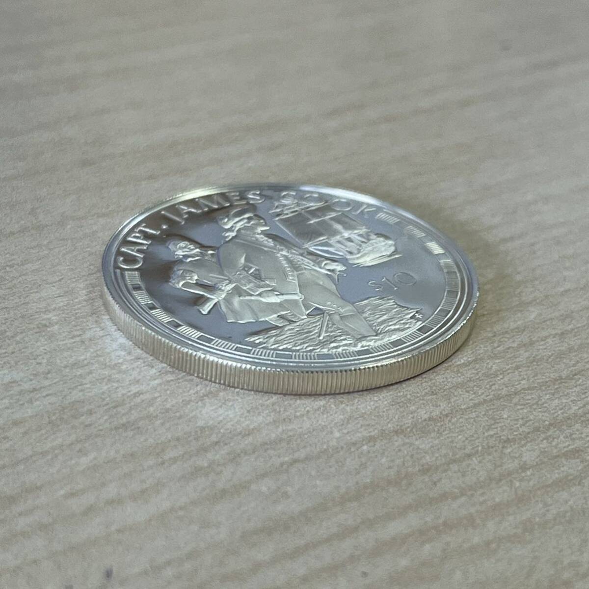 【TS0421】クック諸島 キャプテンジェームスクック 10ドル 銀貨 貨幣 通貨 硬貨 コイン コレクションの画像4