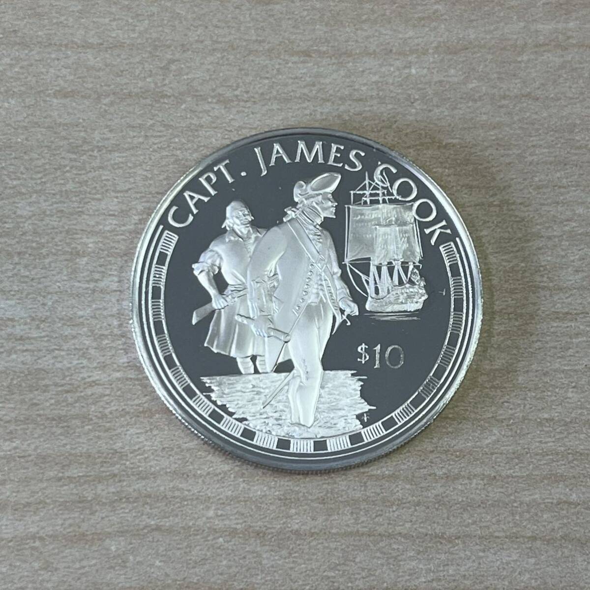 【TS0421】クック諸島 キャプテンジェームスクック 10ドル 銀貨 貨幣 通貨 硬貨 コイン コレクションの画像3