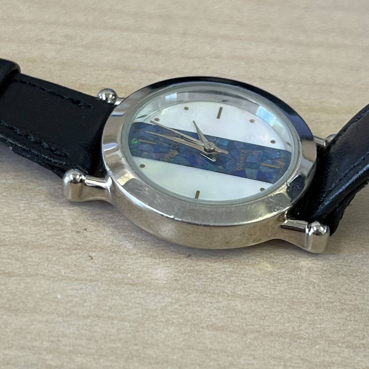 【T0425】TOSCOW トスコウ オパール 腕時計 クォーツ 電池切れ 不動品 動作未確認 ケース付きの画像4