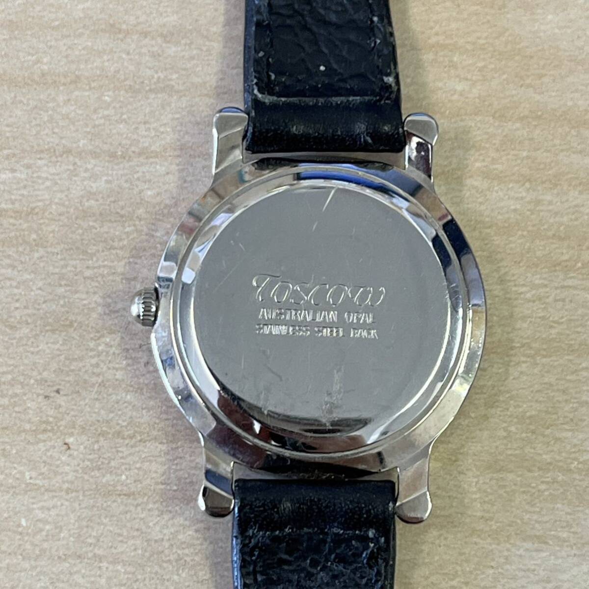 【T0425】TOSCOW トスコウ オパール 腕時計 クォーツ 電池切れ 不動品 動作未確認 ケース付きの画像5